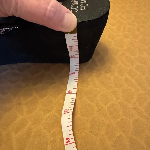 NWOT, SO Black Platform Flip Flops with Rhinestone-Strap Accent size 7-8 - Picture 5 of 7